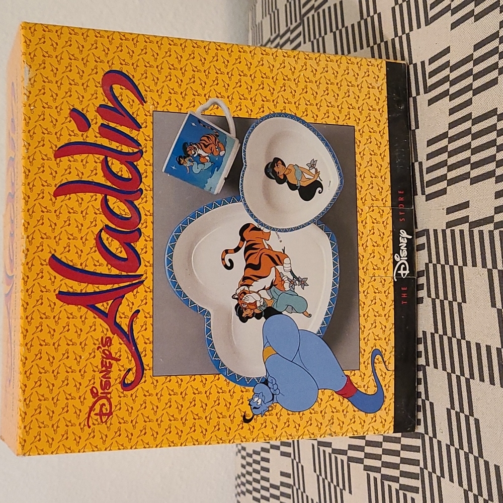 NIB Vintage Aladdin Dinnerware